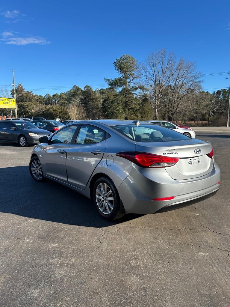 Hyundai Elantra SE 6AT 2015