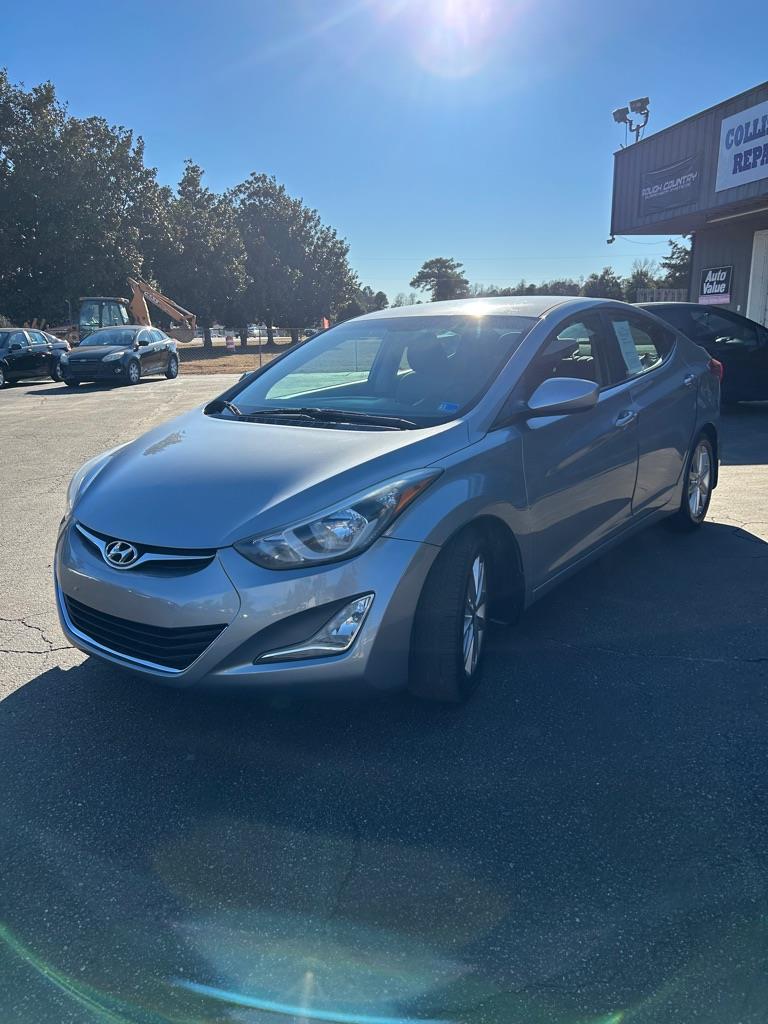 Hyundai Elantra SE 6AT 2015