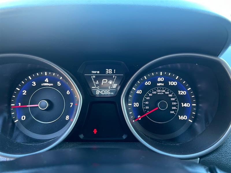 Hyundai Elantra SE 6AT 2015