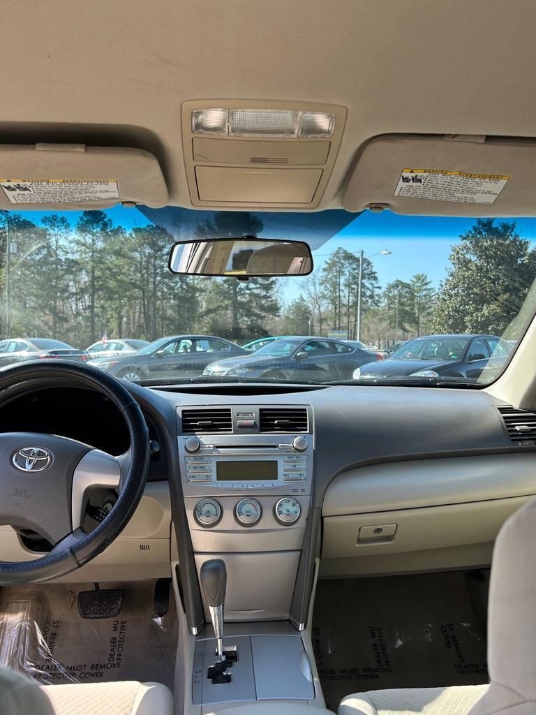 Toyota Camry SE 5-Spd AT 2009