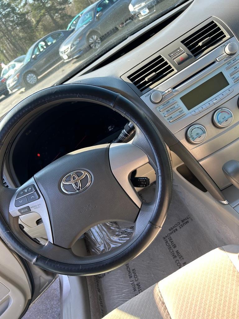 Toyota Camry SE 5-Spd AT 2009