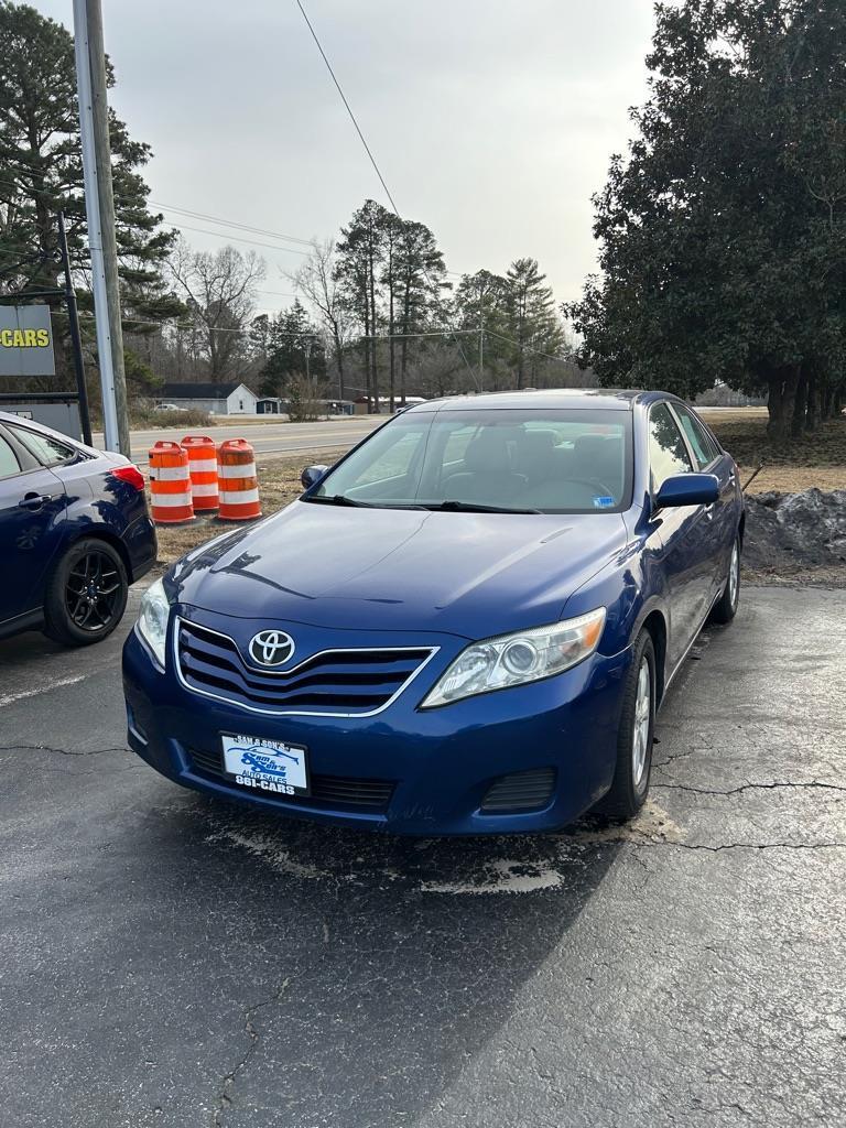 Toyota Camry Base 6-Spd AT 2011