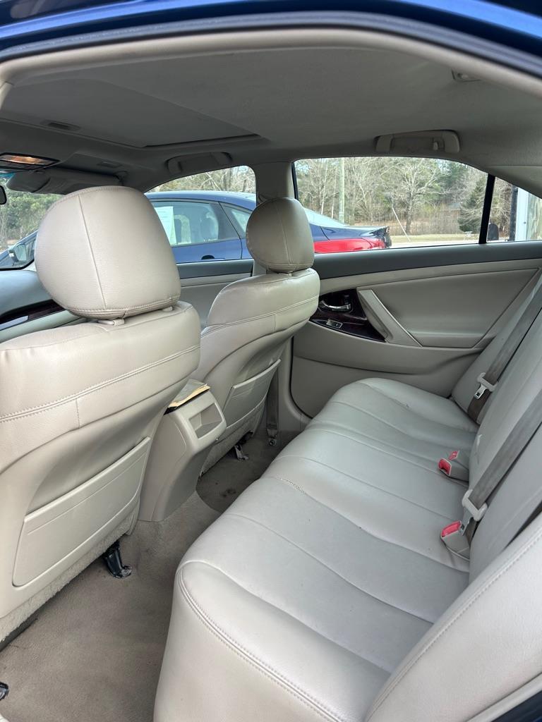 Toyota Camry Base 6-Spd AT 2011