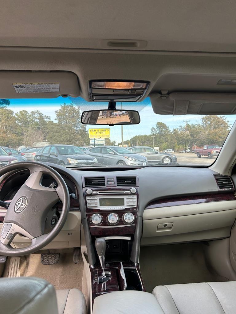 Toyota Camry Base 6-Spd AT 2011