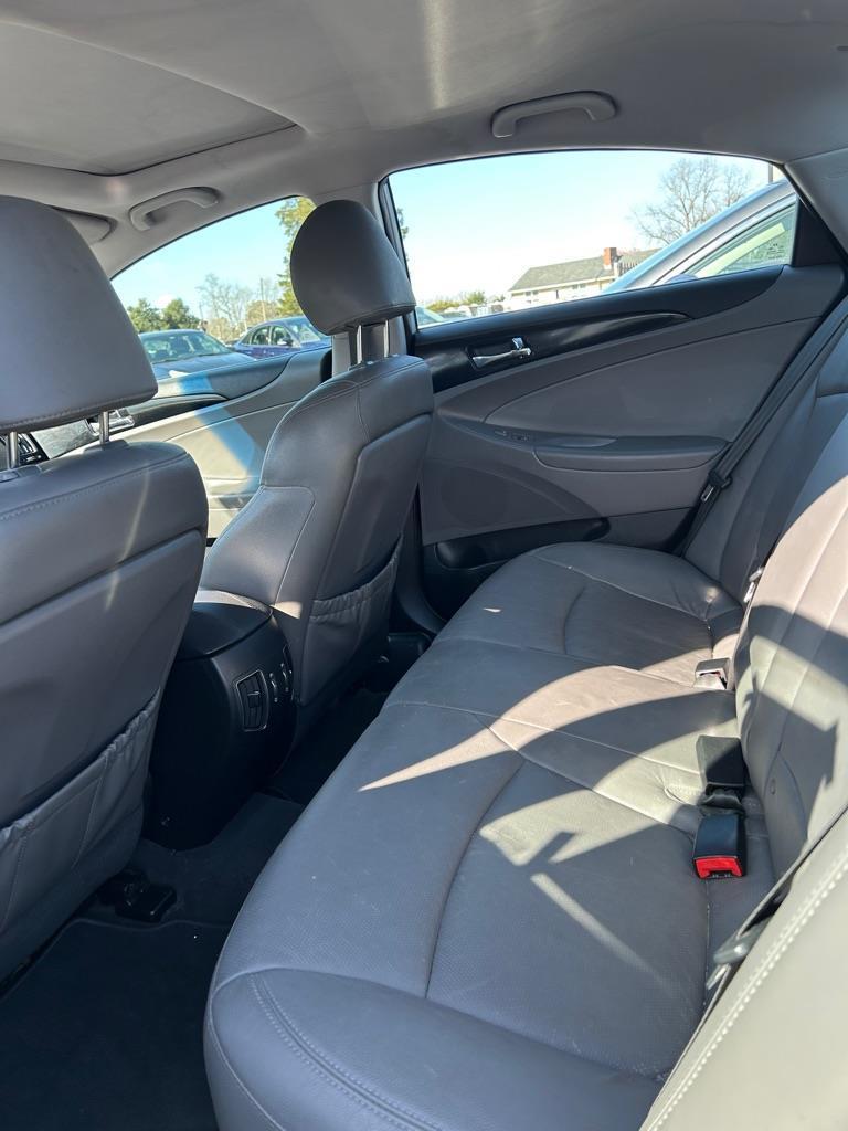 Hyundai Sonata SE Auto 2011