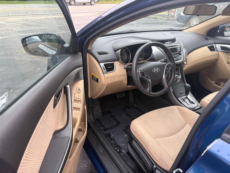 Hyundai Elantra GLS M/T 2013
