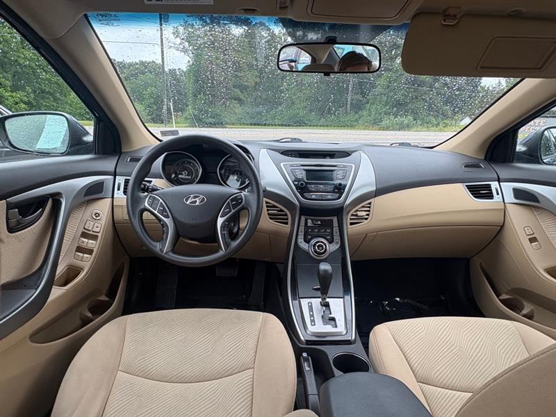Hyundai Elantra GLS M/T 2013