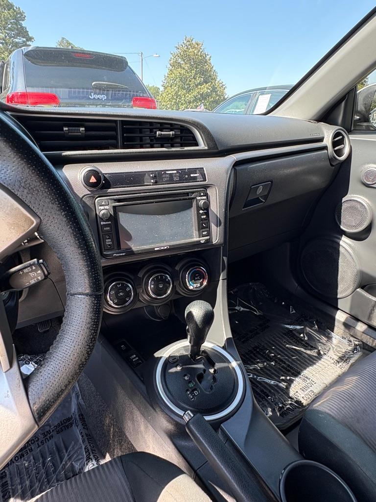Scion tC Sports Coupe 6-Spd AT 2015