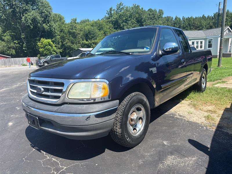 Ford F-150 XL SuperCab Short Bed 2WD 2002