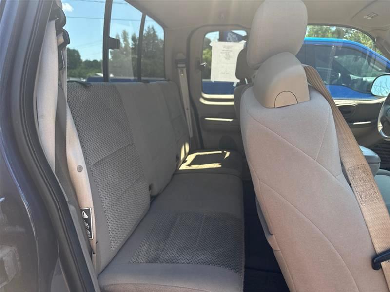 Ford F-150 XL SuperCab Short Bed 2WD 2002