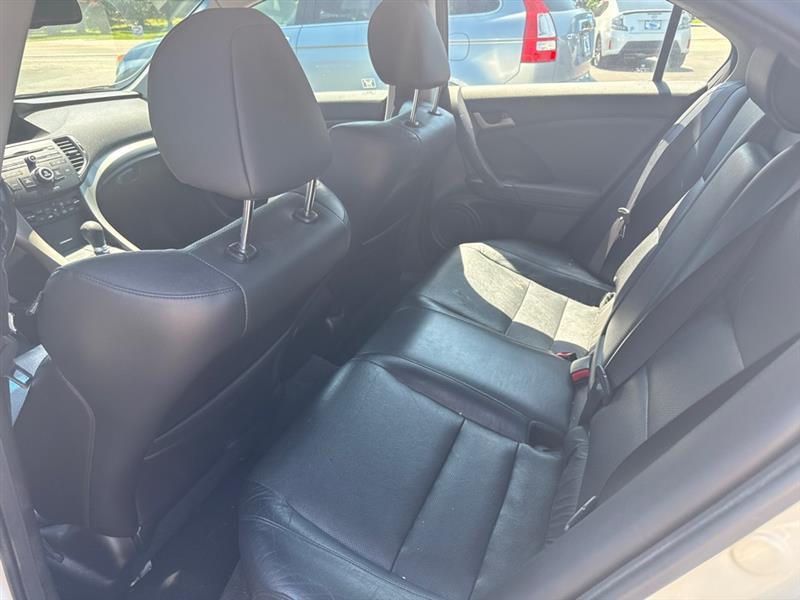 Acura TSX 5-Speed AT with Tech Package 2009