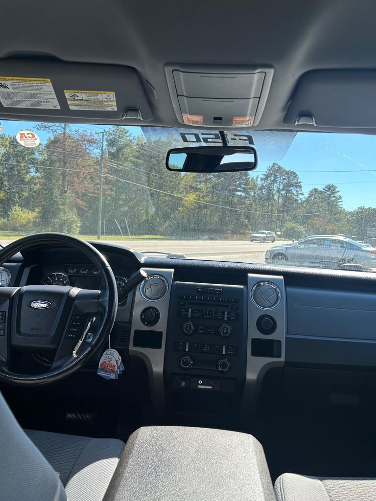 Ford F-150 XL SuperCrew 5.5-ft. Bed 4WD 2012