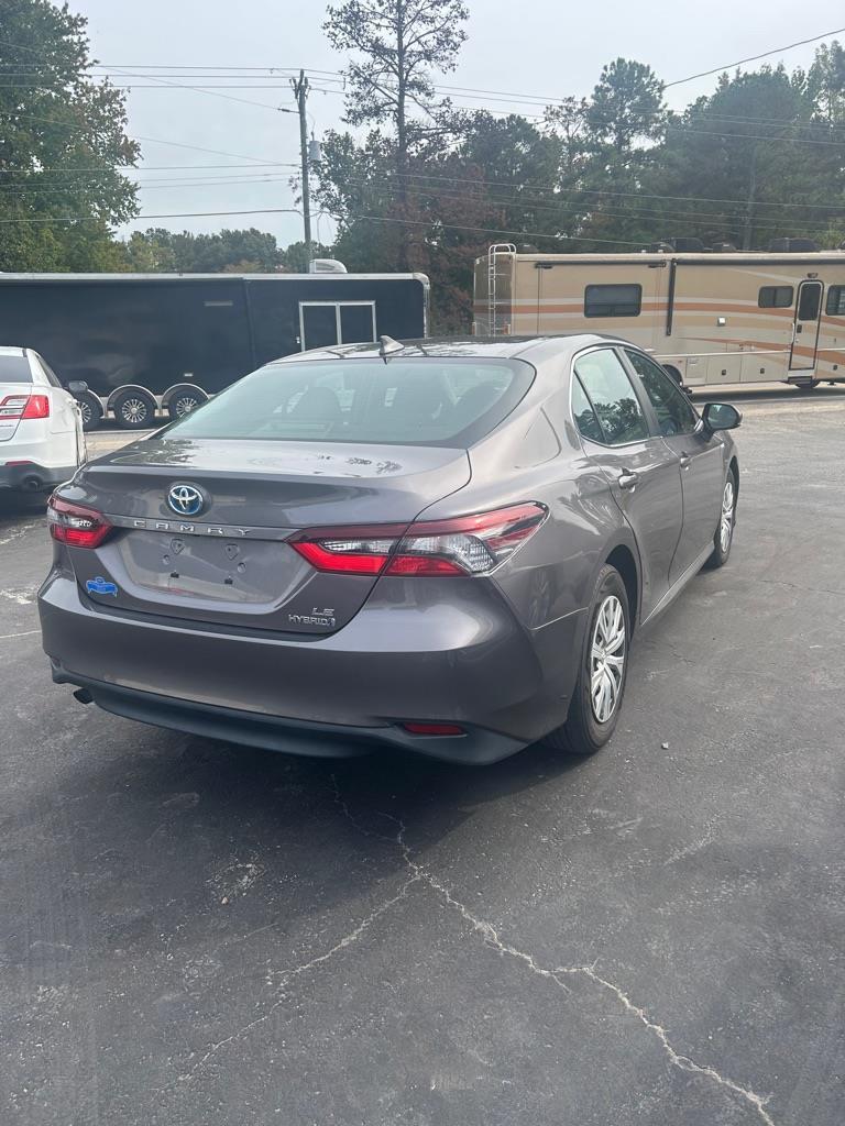 Toyota Camry Hybrid LE 2021
