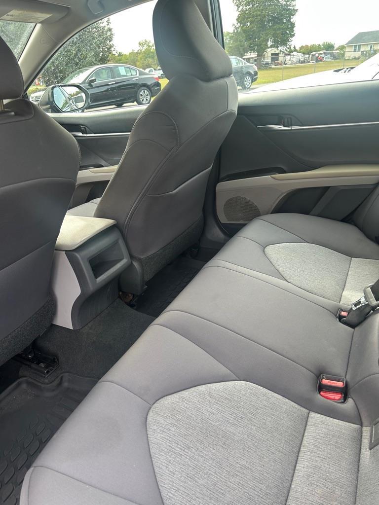 Toyota Camry Hybrid LE 2021