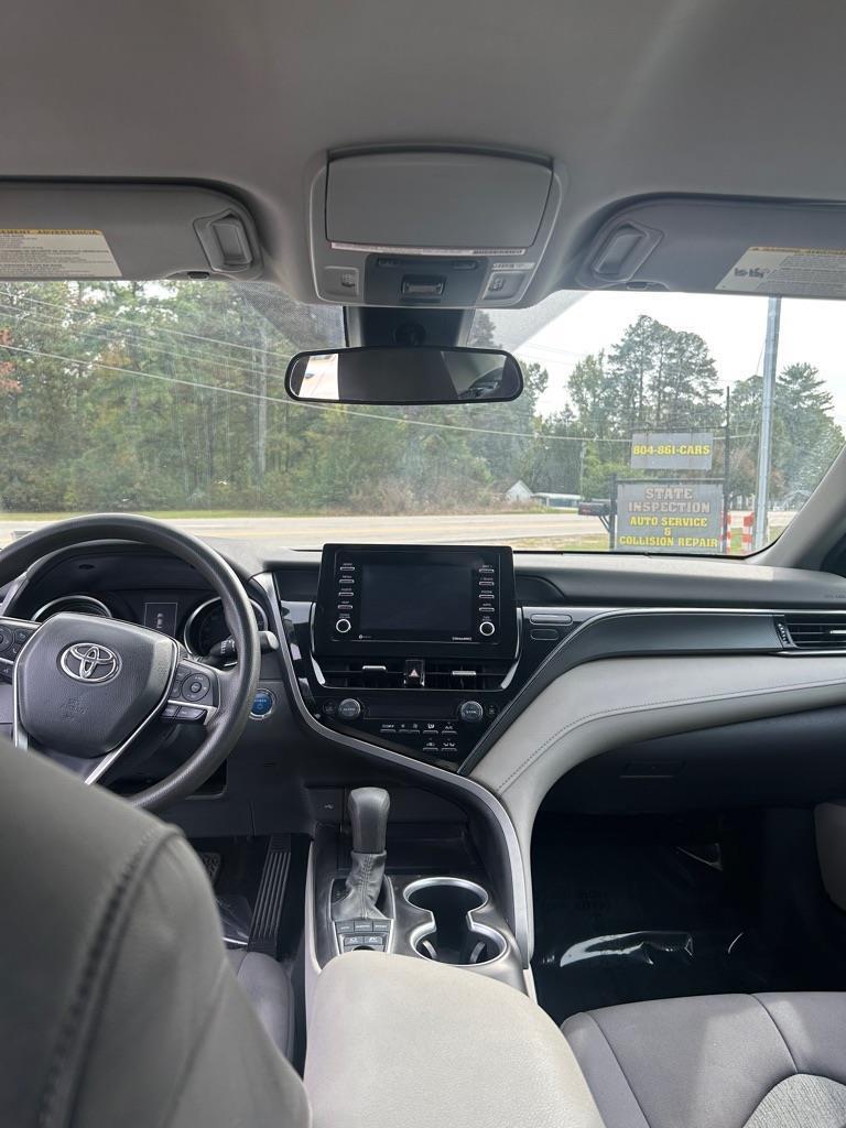 Toyota Camry Hybrid LE 2021