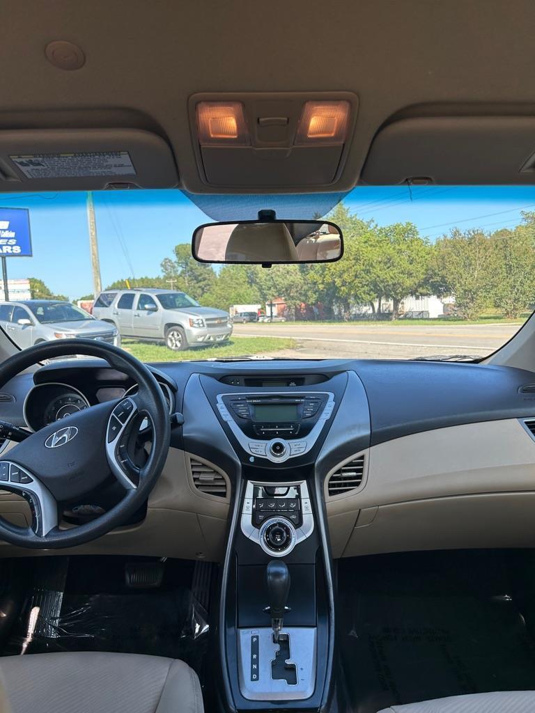 Hyundai Elantra GLS A/T 2012