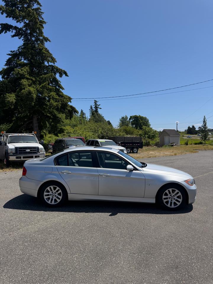 BMW 3-Series 325i Sedan 2006