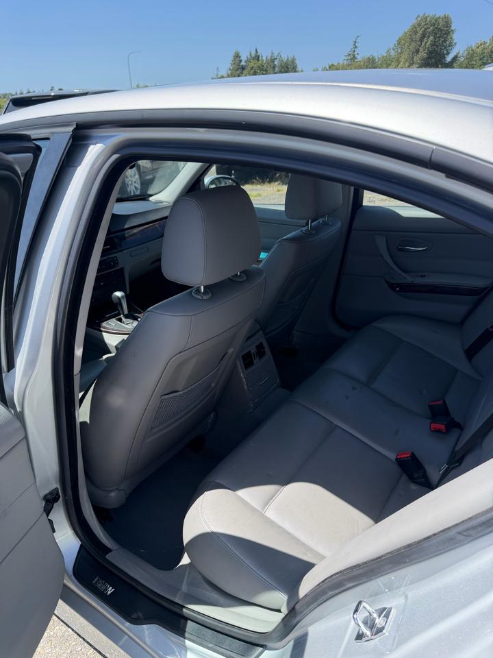 BMW 3-Series 325i Sedan 2006