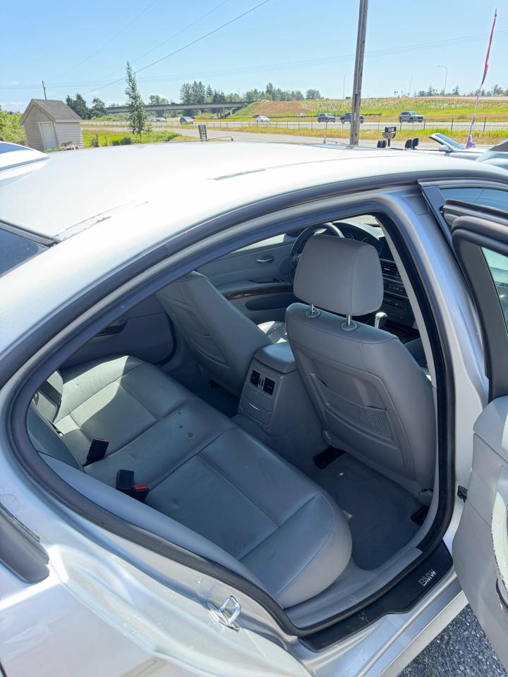 BMW 3-Series 325i Sedan 2006