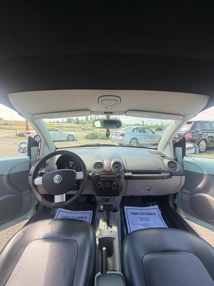 Volkswagen New Beetle GL 2.0L Convertible 2005