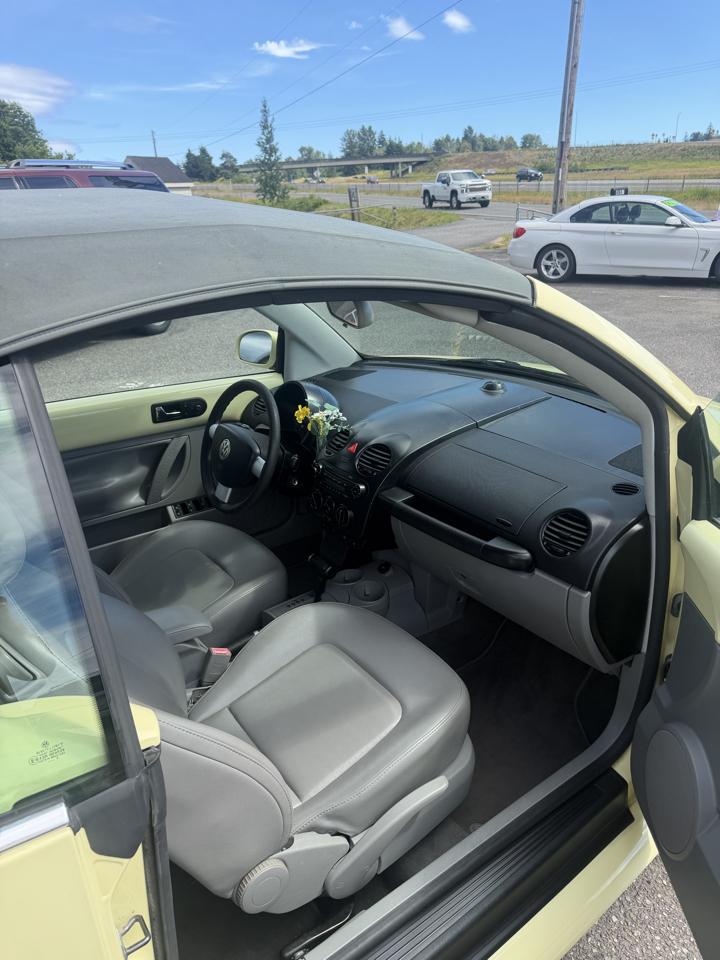 Volkswagen New Beetle GLS 2.0L Convertible 2005
