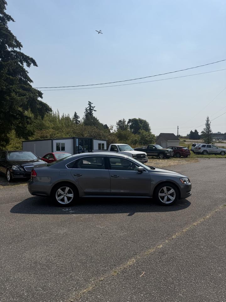 Volkswagen Passat 2.5L SE AT 2013