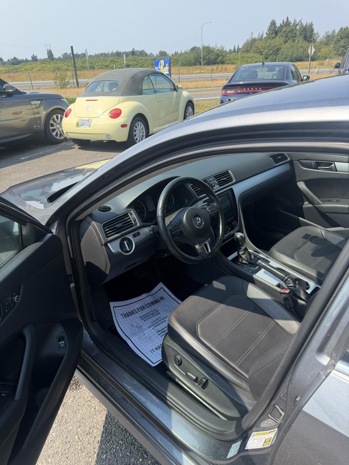 Volkswagen Passat 2.5L SE AT 2013