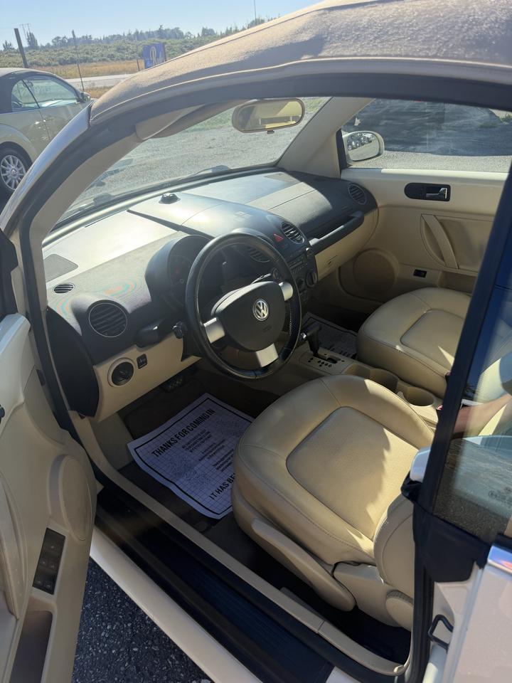 Volkswagen New Beetle S Convertible 2008