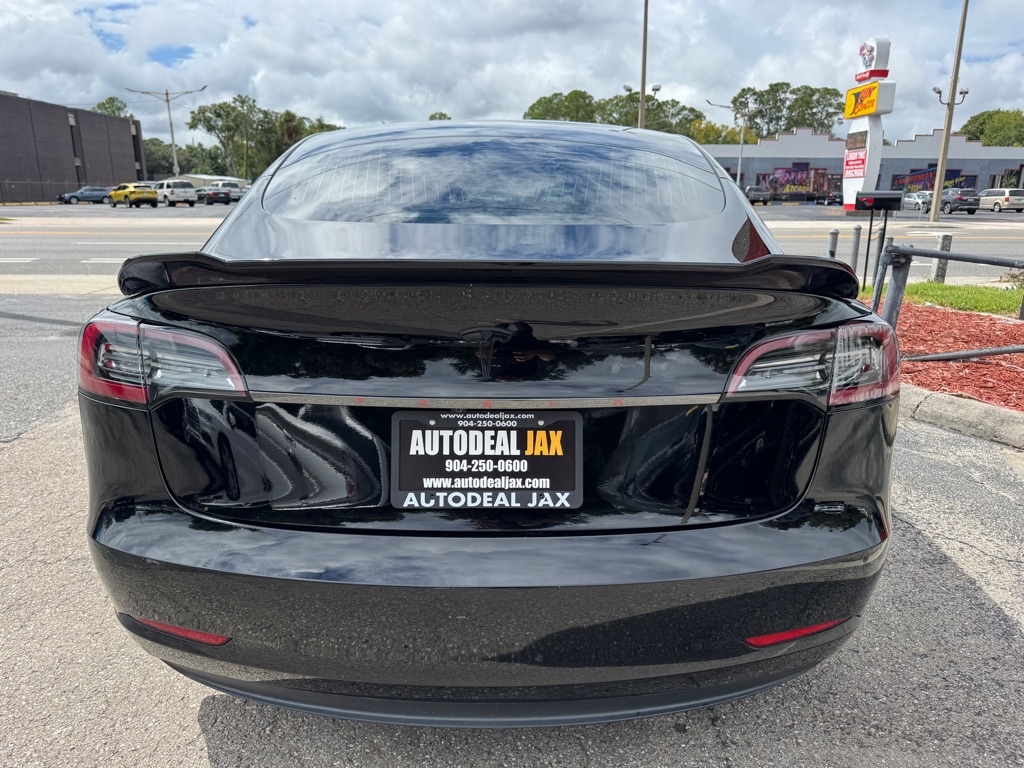 2020 Tesla Model 3 Standard Range Plus photo 5