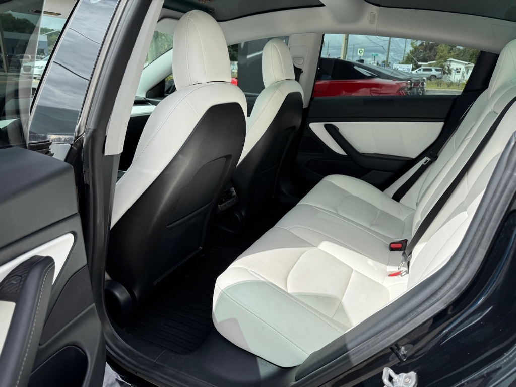 2020 Tesla Model 3 Standard Range Plus photo 8
