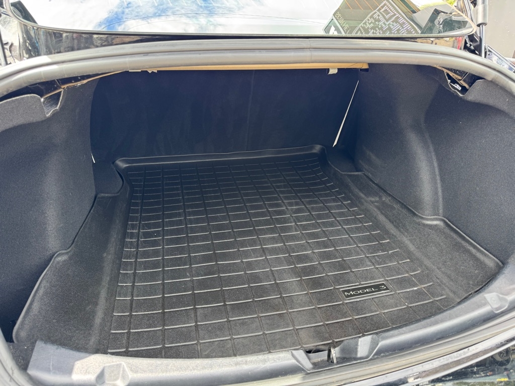 2020 Tesla Model 3 Standard Range Plus photo 9