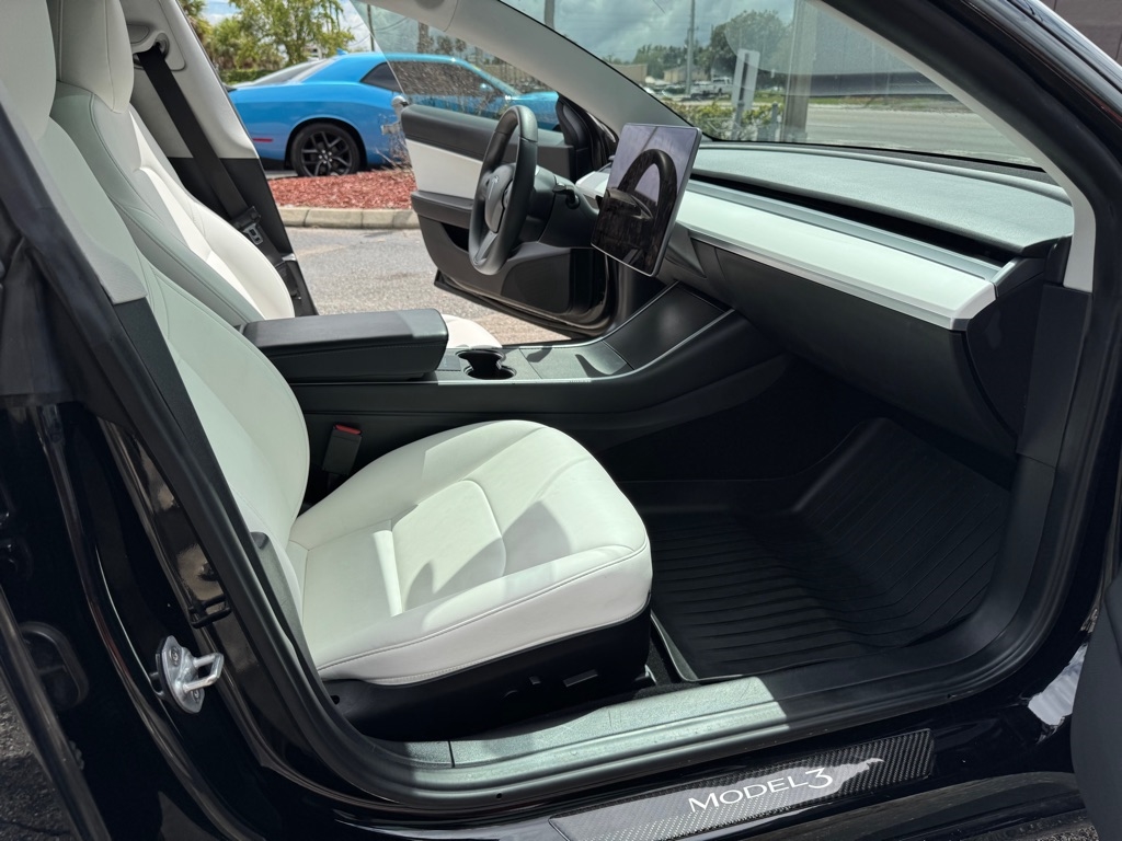 2020 Tesla Model 3 Standard Range Plus photo 11