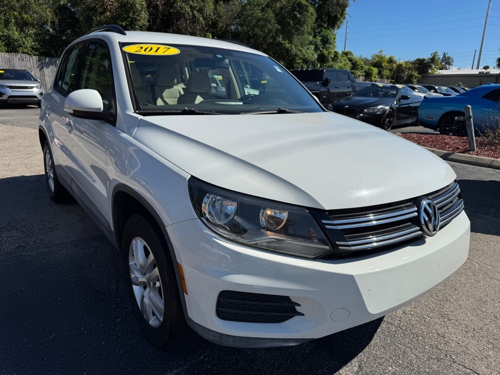 2017 Volkswagen Tiguan S photo 3