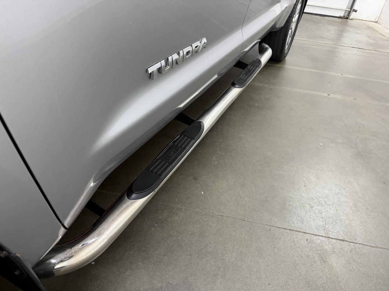 Toyota Tundra SR5 Double Cab 4.6L 2WD 2010