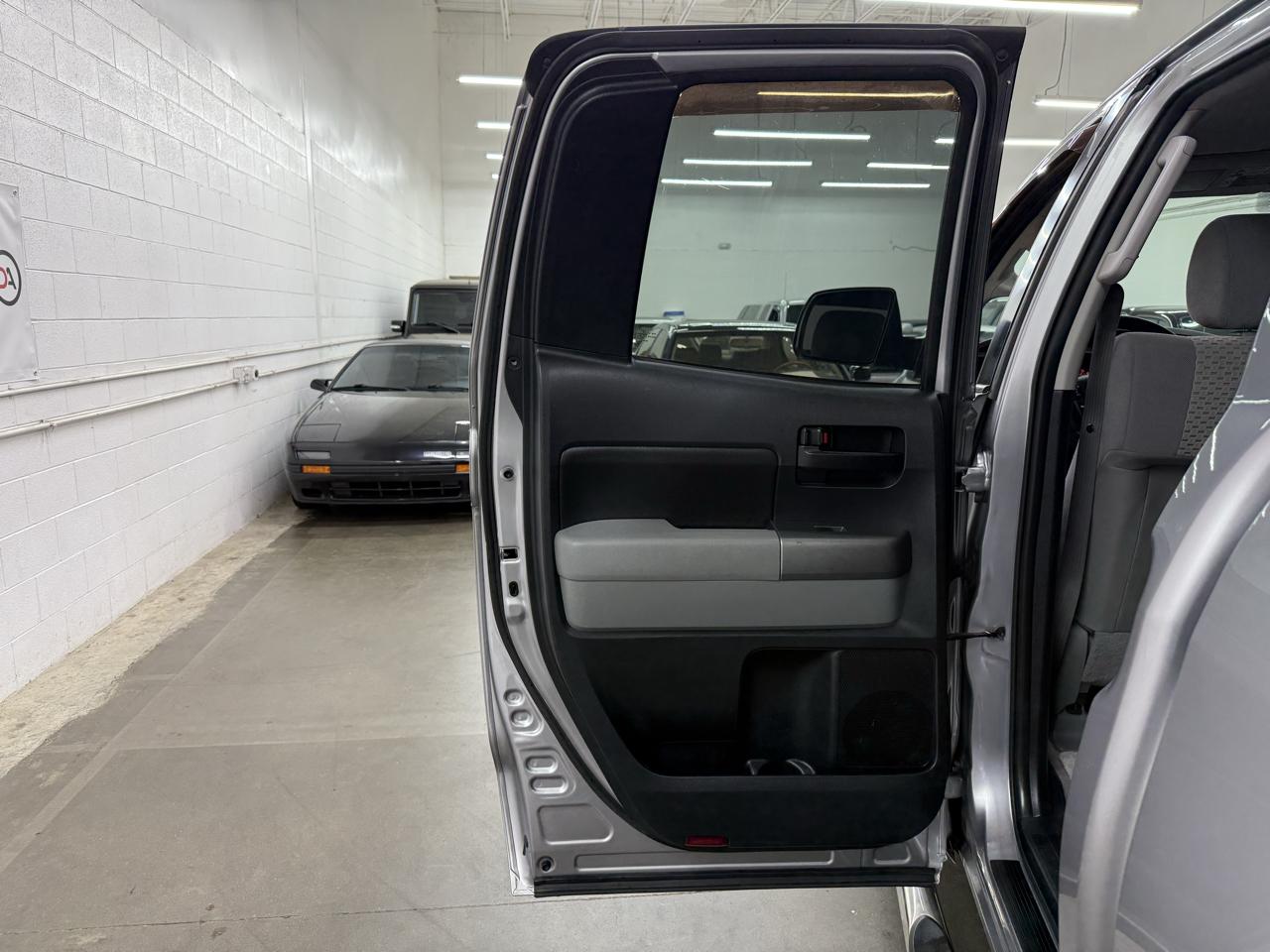 Toyota Tundra SR5 Double Cab 4.6L 2WD 2010