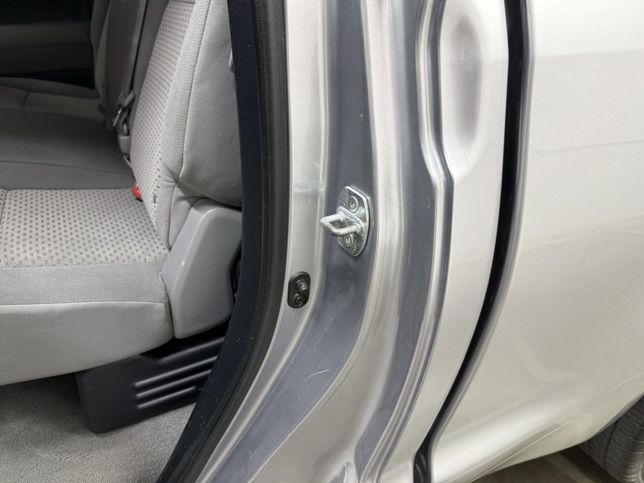 Toyota Tundra SR5 Double Cab 4.6L 2WD 2010