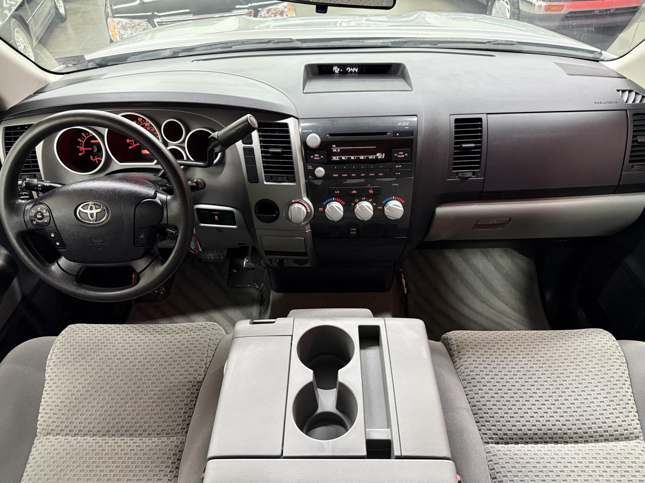 Toyota Tundra SR5 Double Cab 4.6L 2WD 2010