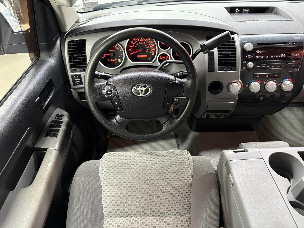 Toyota Tundra SR5 Double Cab 4.6L 2WD 2010