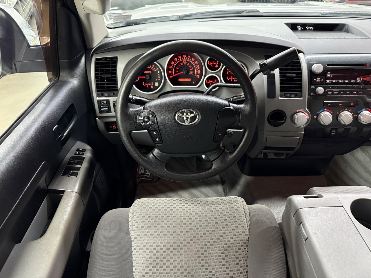 Toyota Tundra SR5 Double Cab 4.6L 2WD 2010