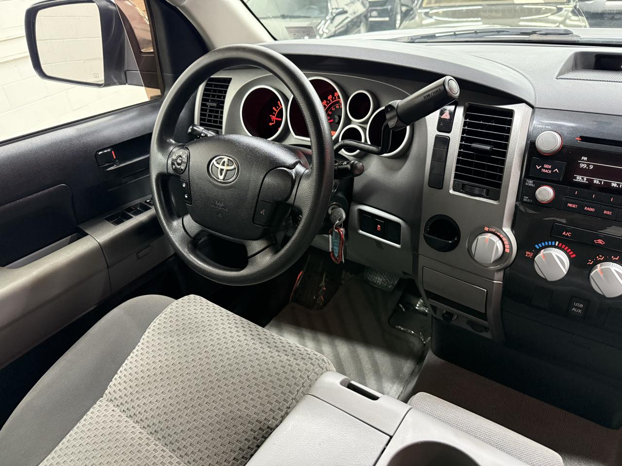 Toyota Tundra SR5 Double Cab 4.6L 2WD 2010