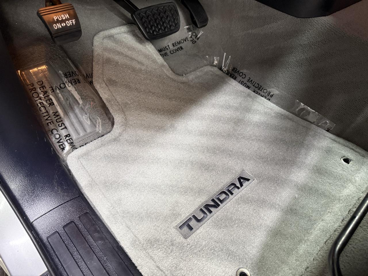 Toyota Tundra SR5 Double Cab 4.6L 2WD 2010
