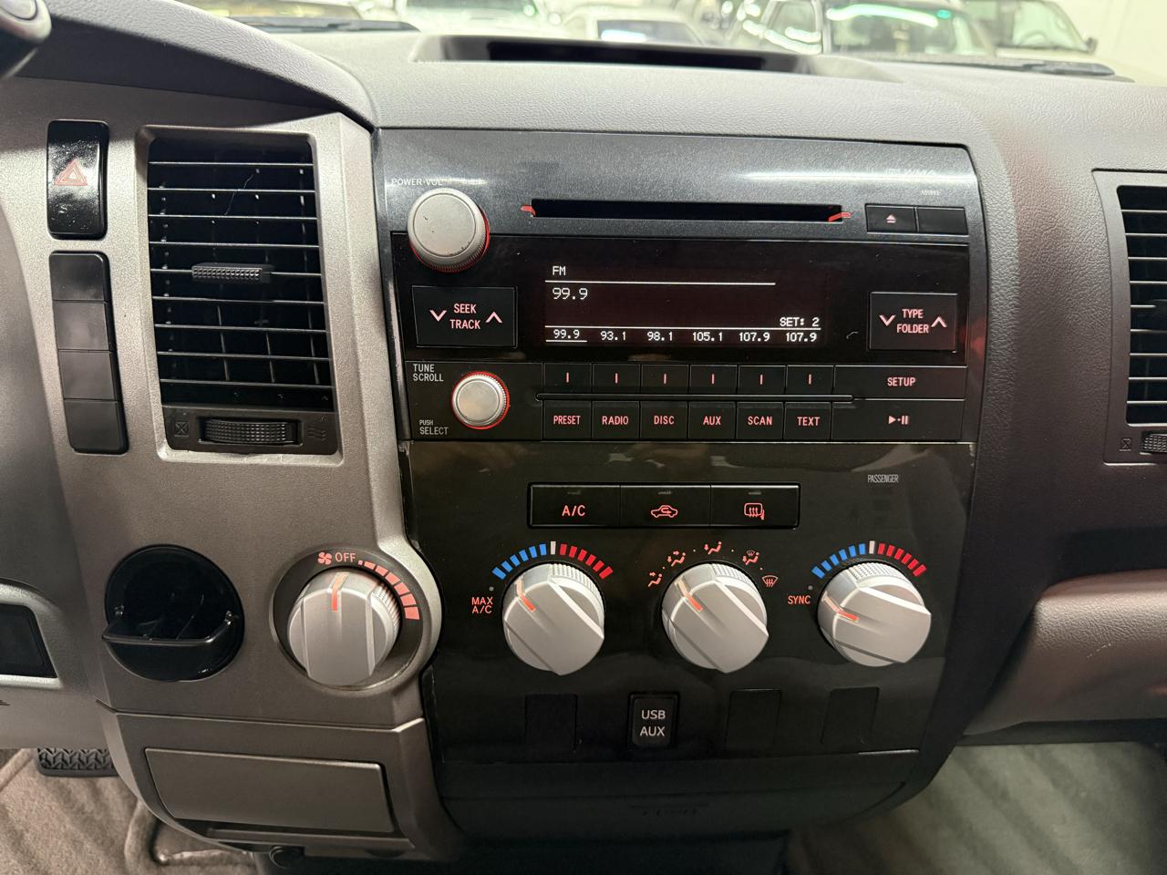 Toyota Tundra SR5 Double Cab 4.6L 2WD 2010