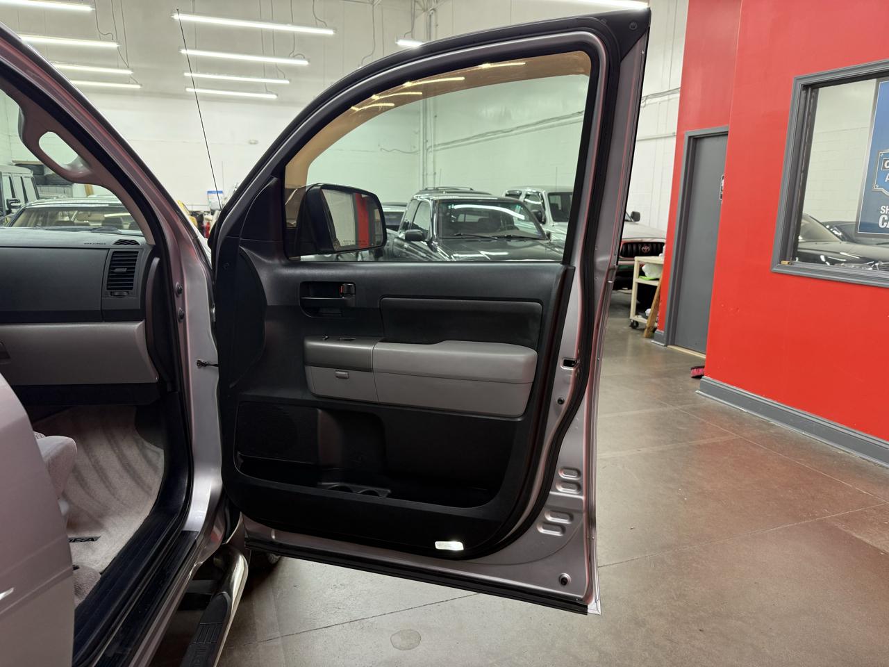 Toyota Tundra SR5 Double Cab 4.6L 2WD 2010