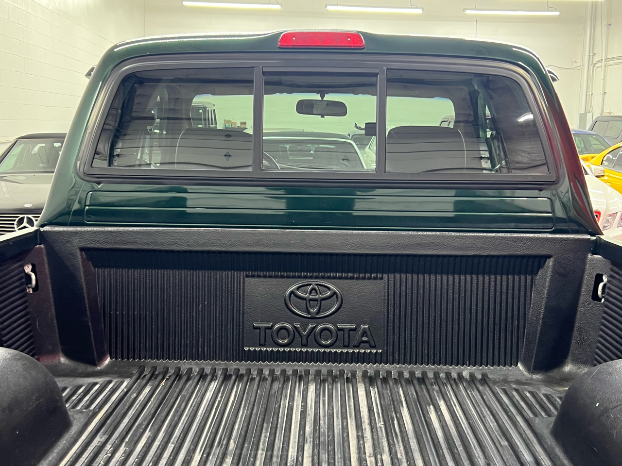 Toyota Tacoma Xtracab 2.7L I4 Manual 4WD 2003