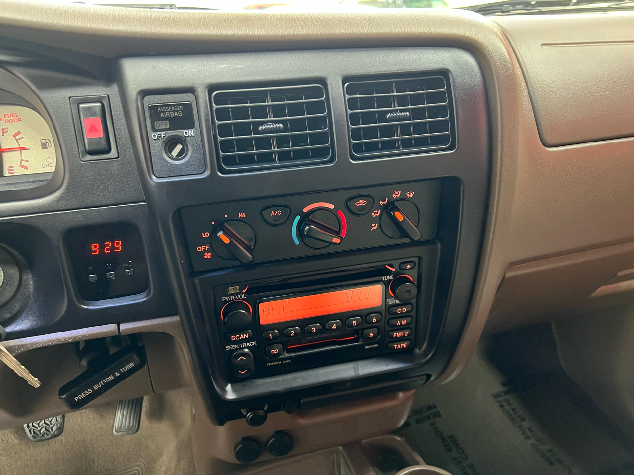 Toyota Tacoma Xtracab 2.7L I4 Manual 4WD 2003