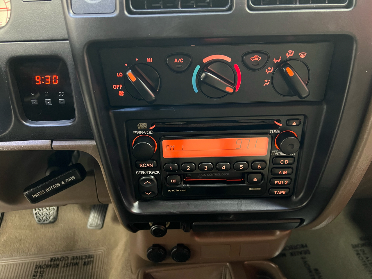 Toyota Tacoma Xtracab 2.7L I4 Manual 4WD 2003