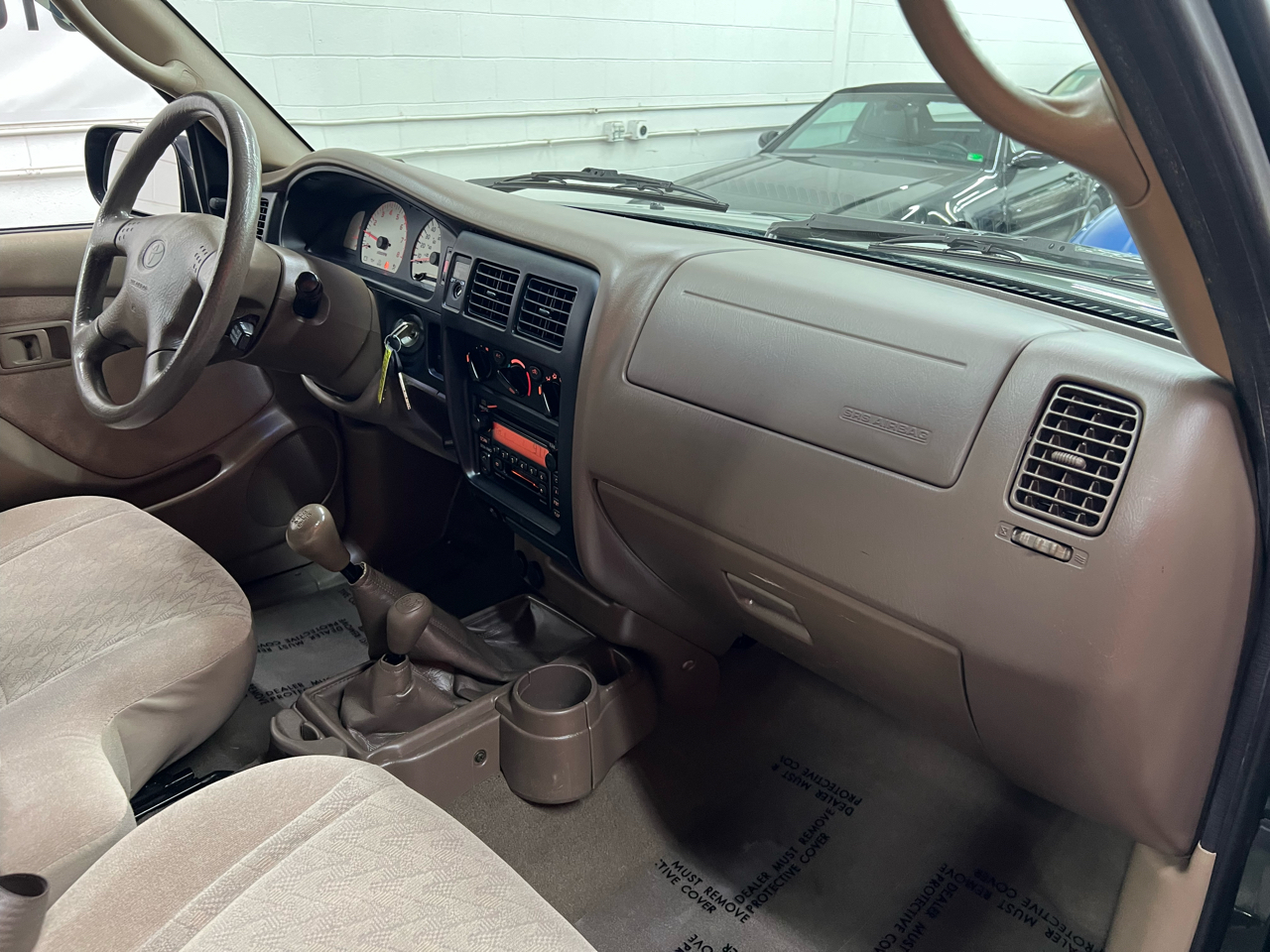 Toyota Tacoma Xtracab 2.7L I4 Manual 4WD 2003