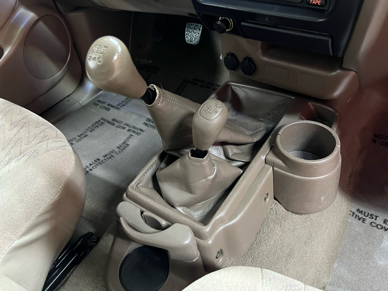 Toyota Tacoma Xtracab 2.7L I4 Manual 4WD 2003