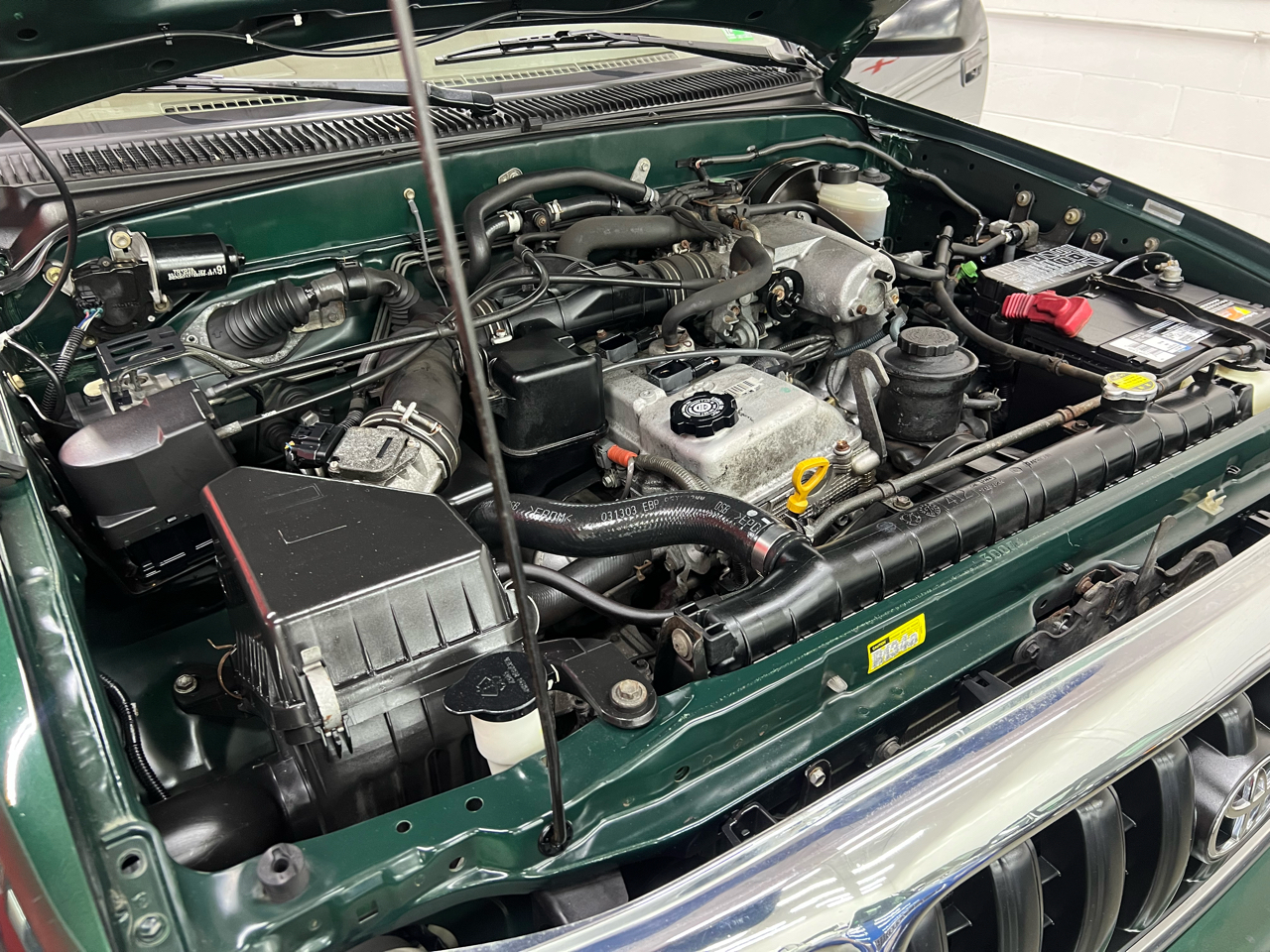 Toyota Tacoma Xtracab 2.7L I4 Manual 4WD 2003