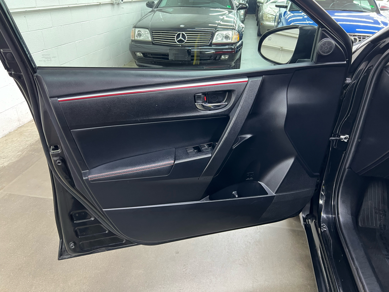 Toyota Corolla 4dr Sdn Auto S Special Edition (Natl) 2016